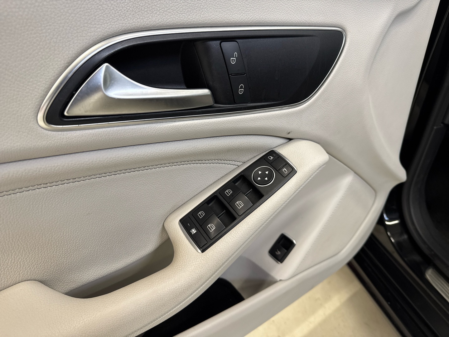 MERCEDES-BENZ CLA 2014