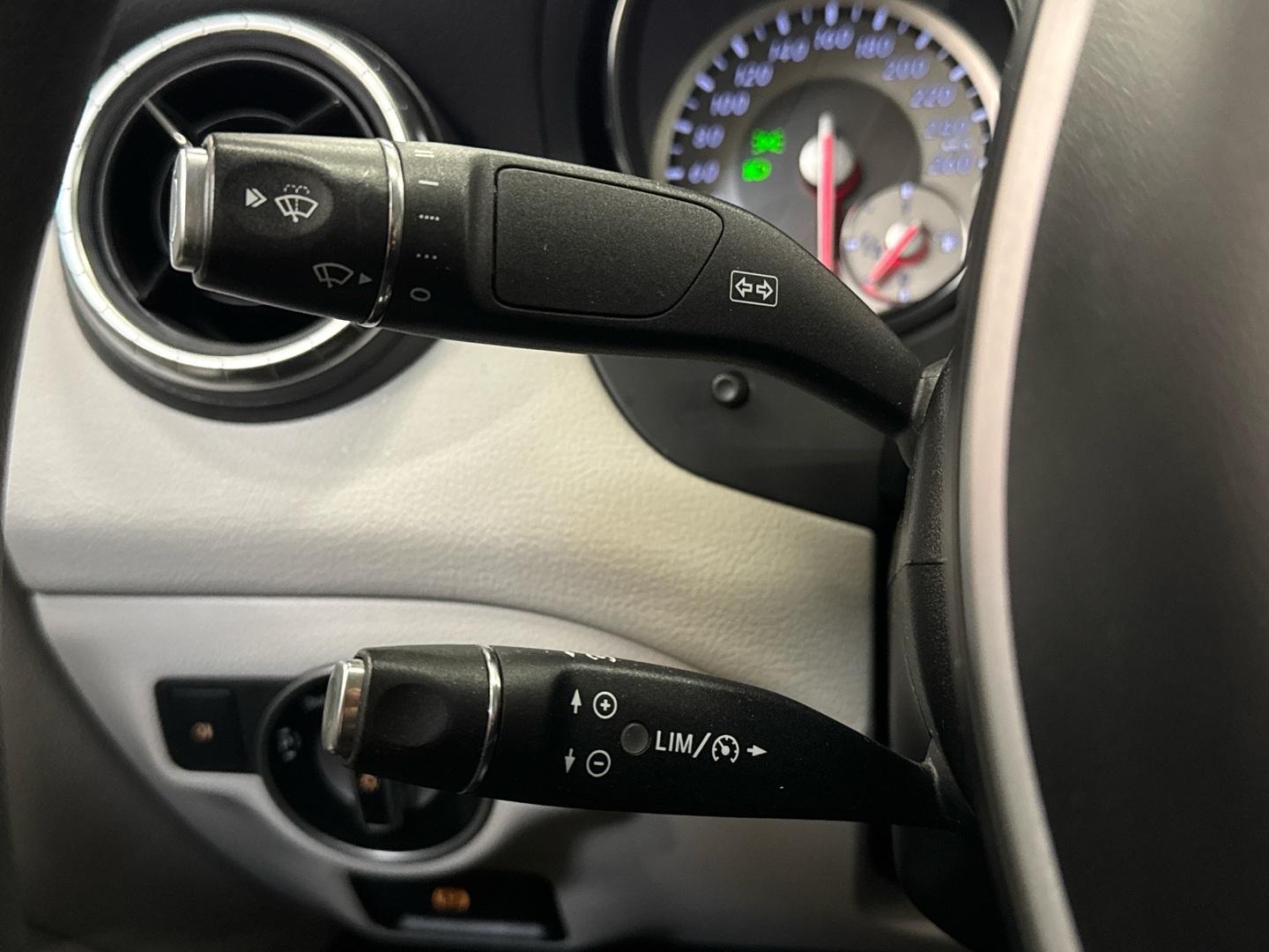 MERCEDES-BENZ CLA 2014