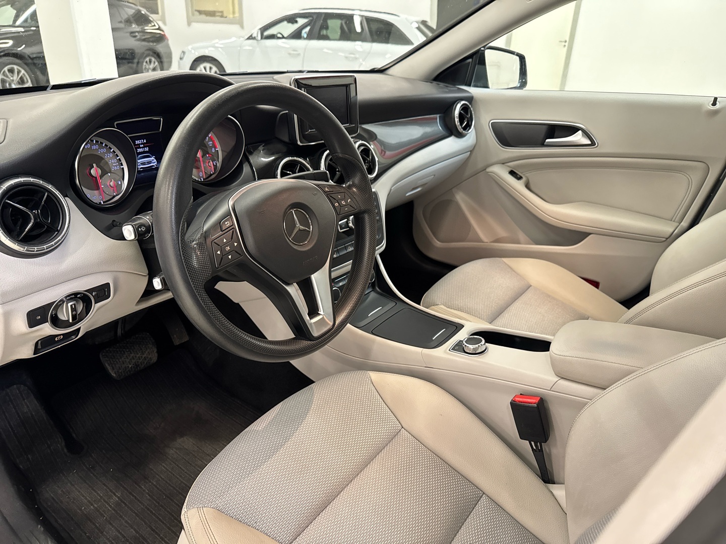 MERCEDES-BENZ CLA 2014