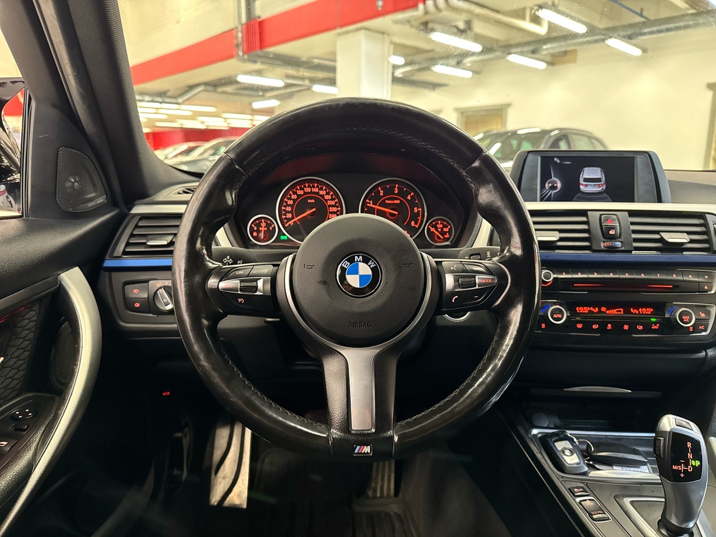 BMW 318 2015
