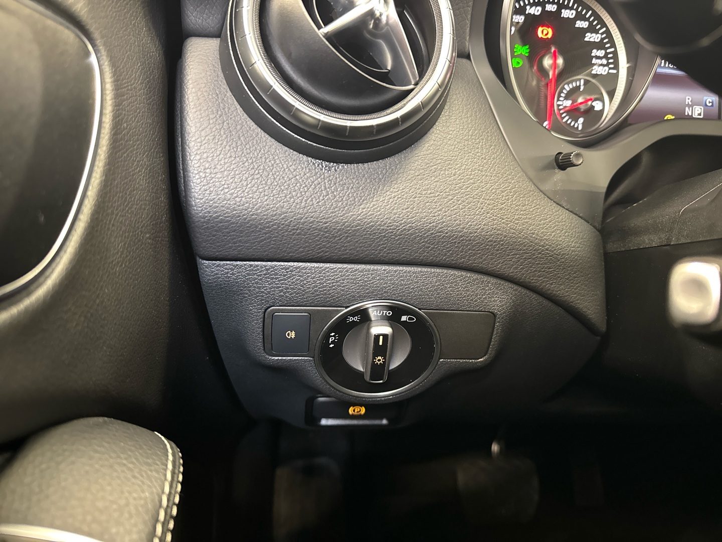 MERCEDES-BENZ CLA 2017