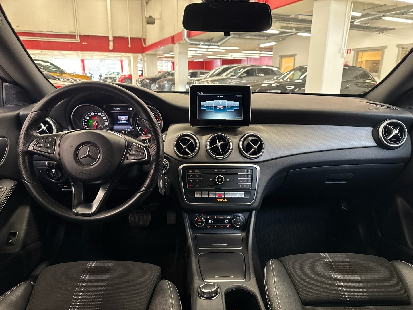 MERCEDES-BENZ CLA 2017