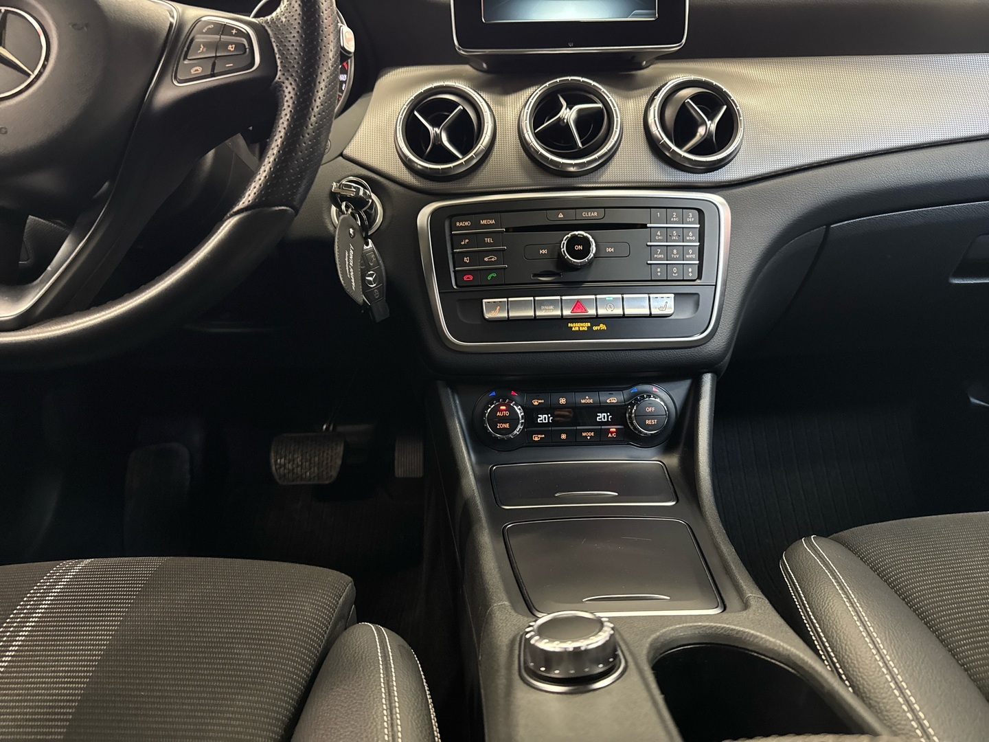 MERCEDES-BENZ CLA 2017