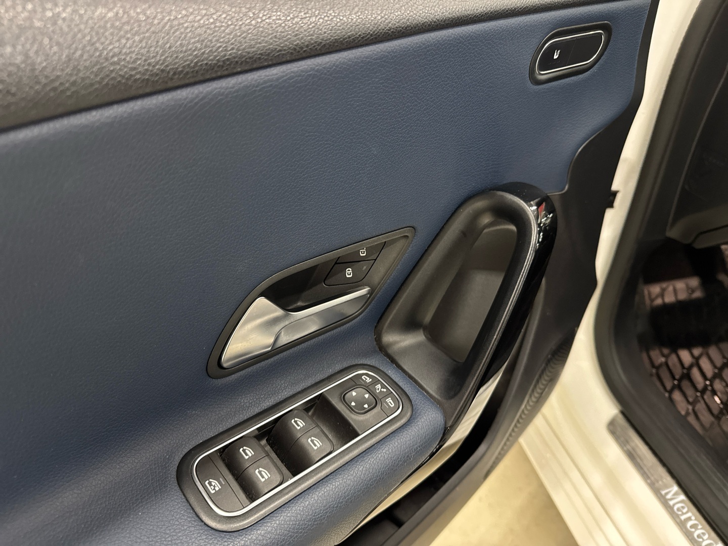 MERCEDES-BENZ A 2018