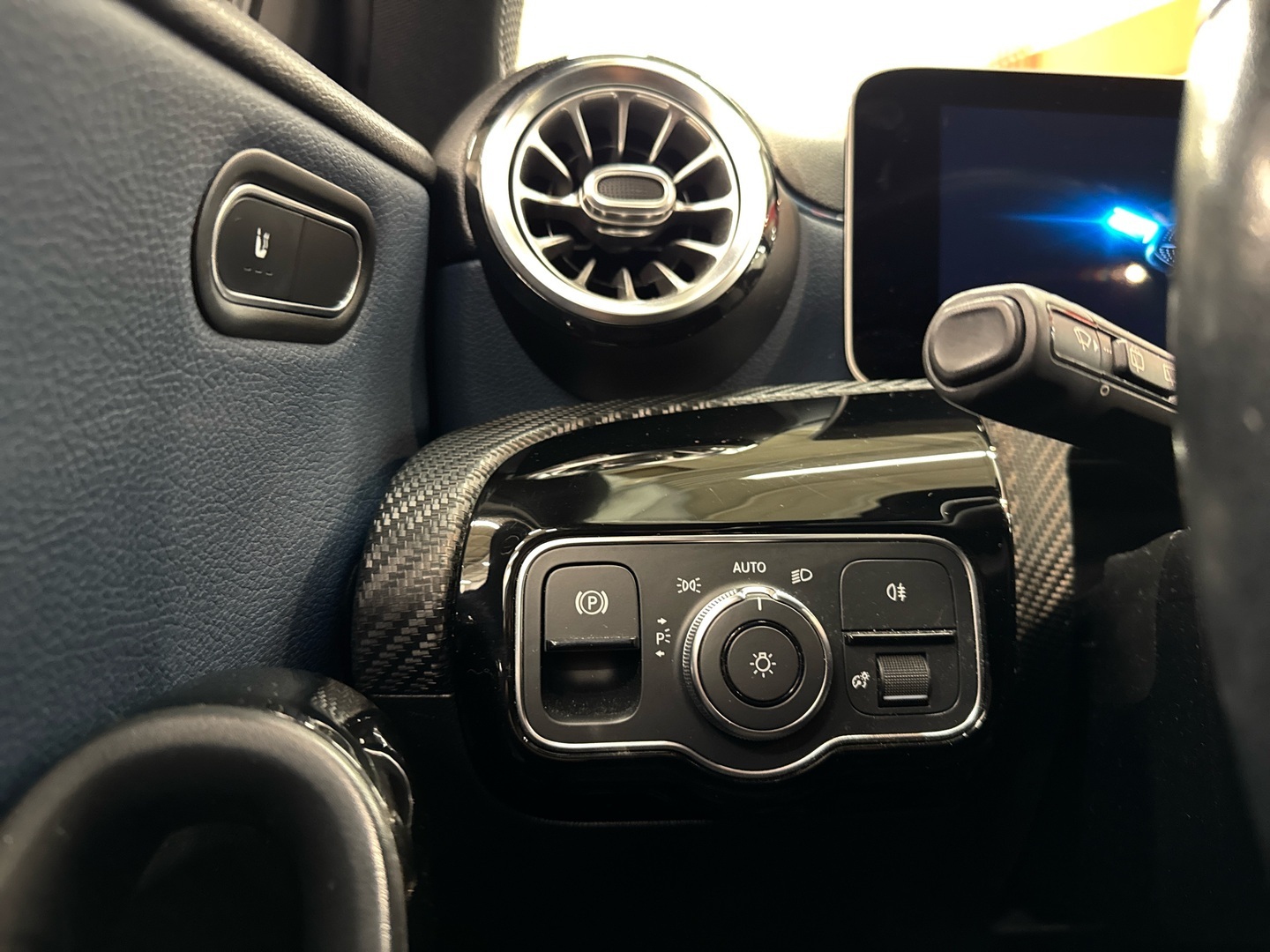 MERCEDES-BENZ A 2018