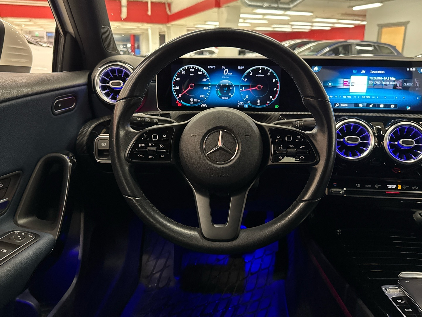 MERCEDES-BENZ A 2018