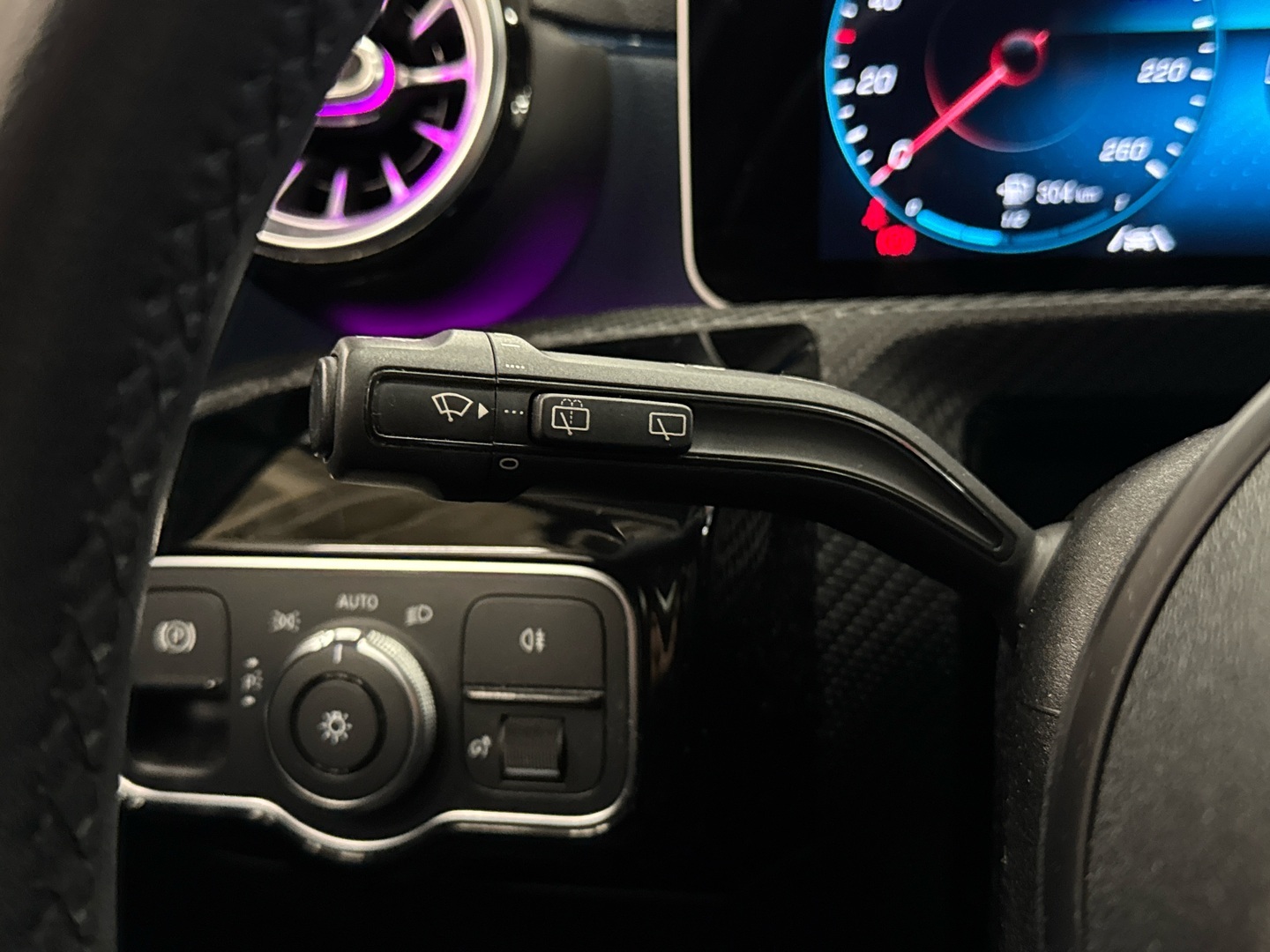 MERCEDES-BENZ A 2018