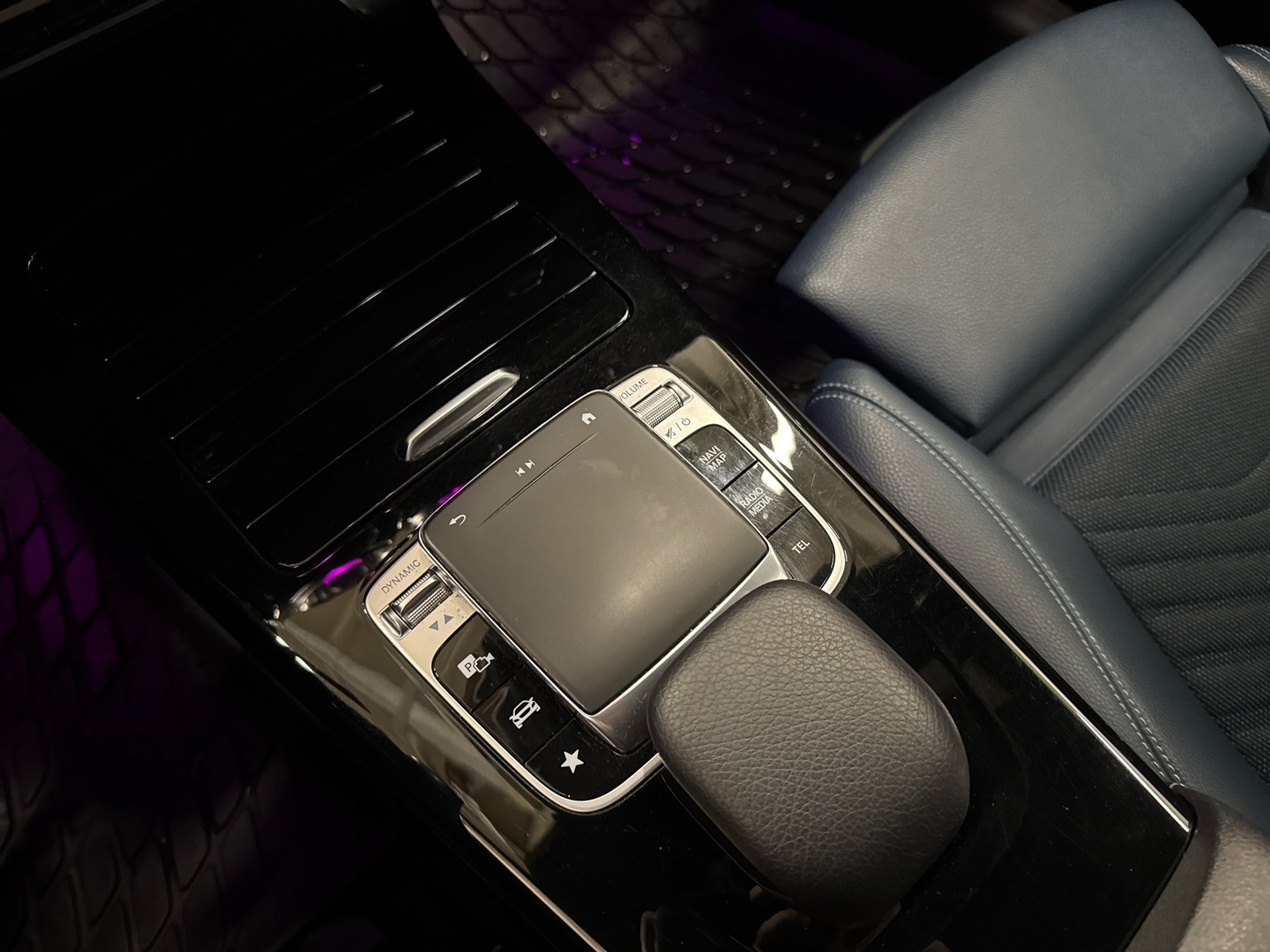 MERCEDES-BENZ A 2018