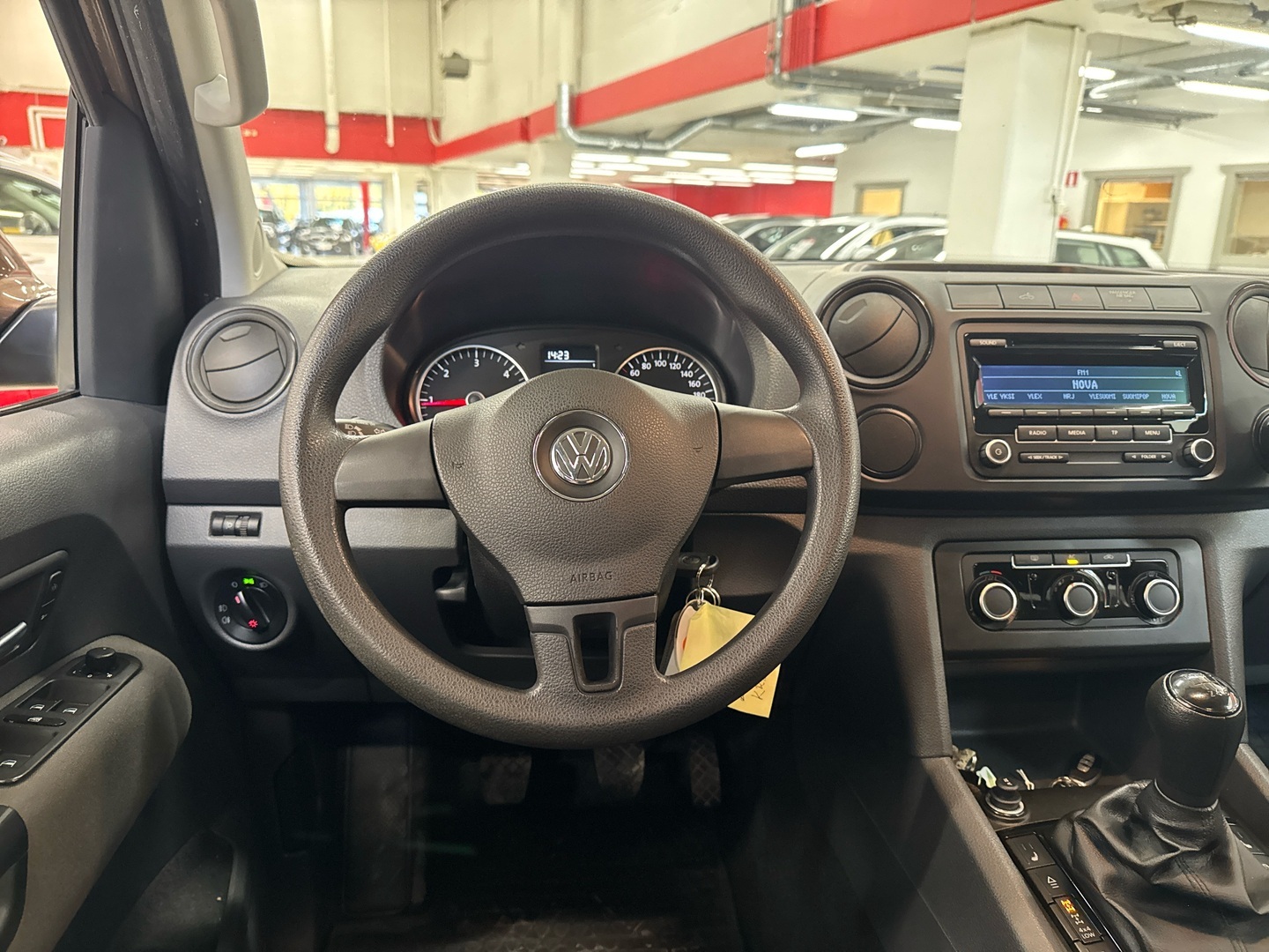 VOLKSWAGEN Amarok 2012