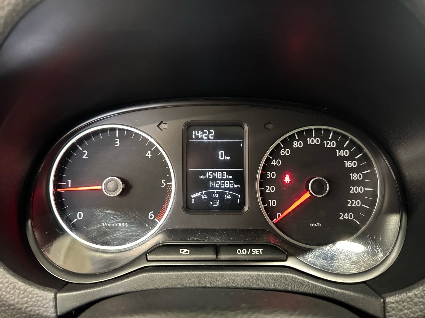 VOLKSWAGEN Amarok 2012