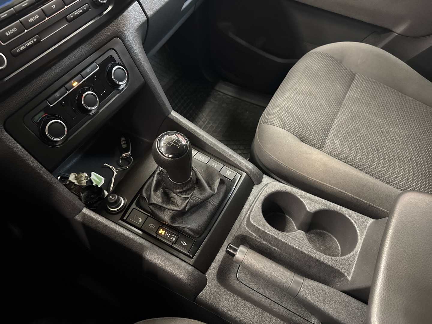 VOLKSWAGEN Amarok 2012