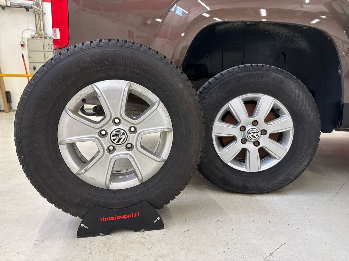 VOLKSWAGEN Amarok 2012