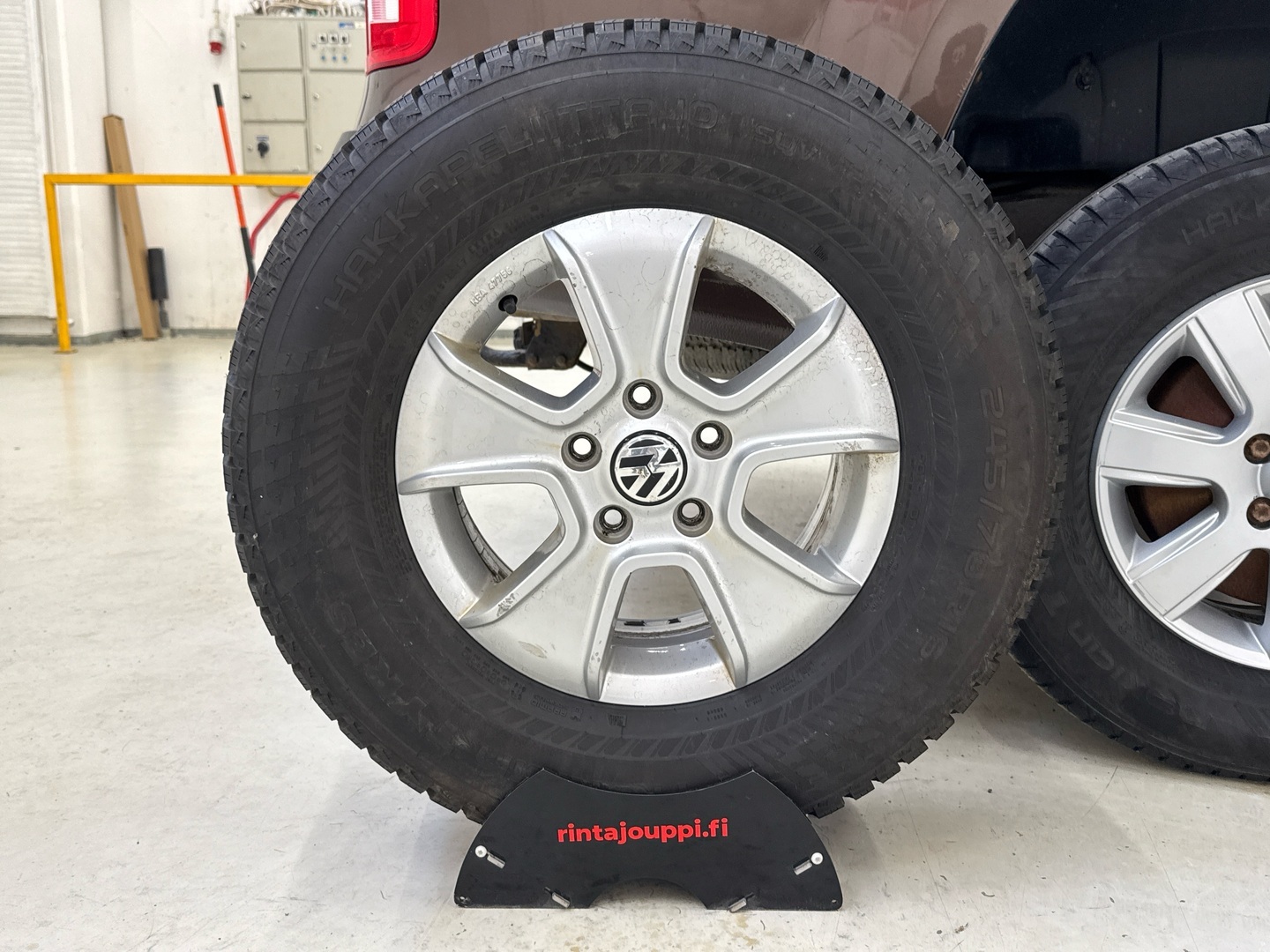 VOLKSWAGEN Amarok 2012