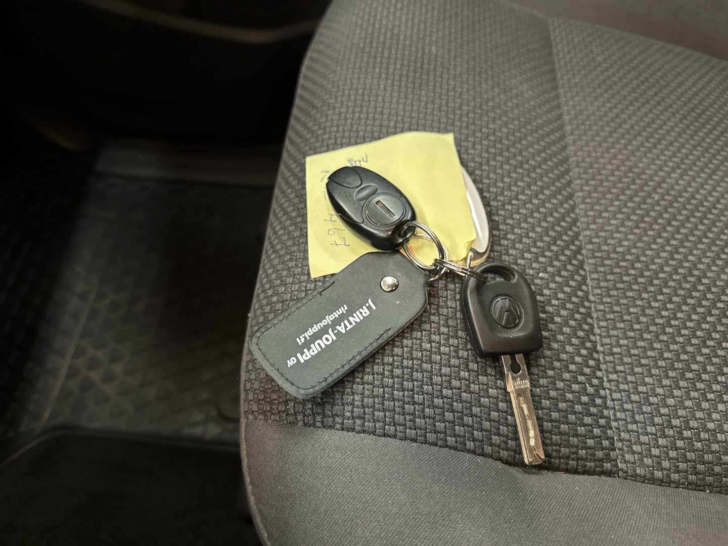 VOLKSWAGEN Amarok 2012