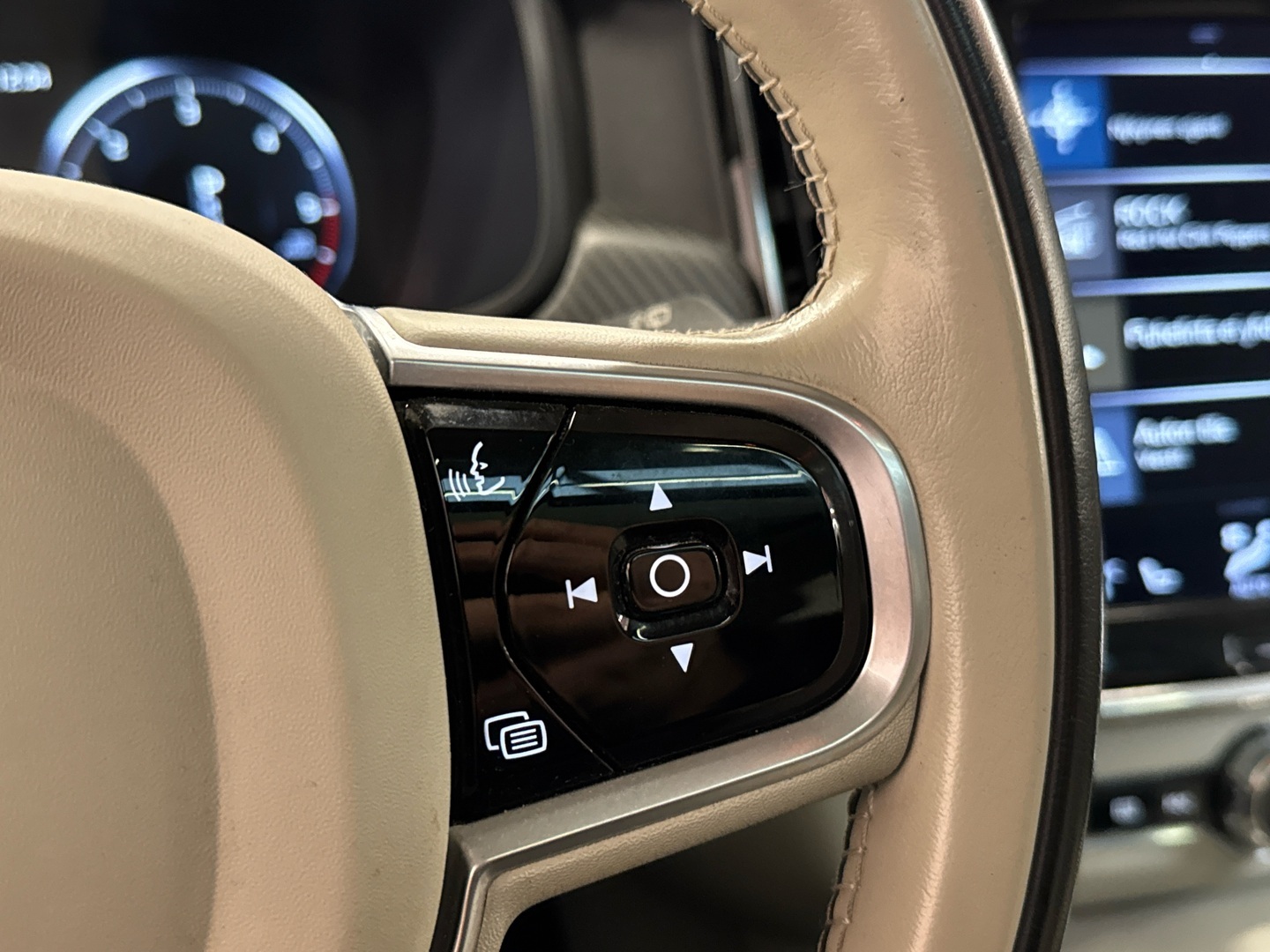 VOLVO V90 Cross Country 2018