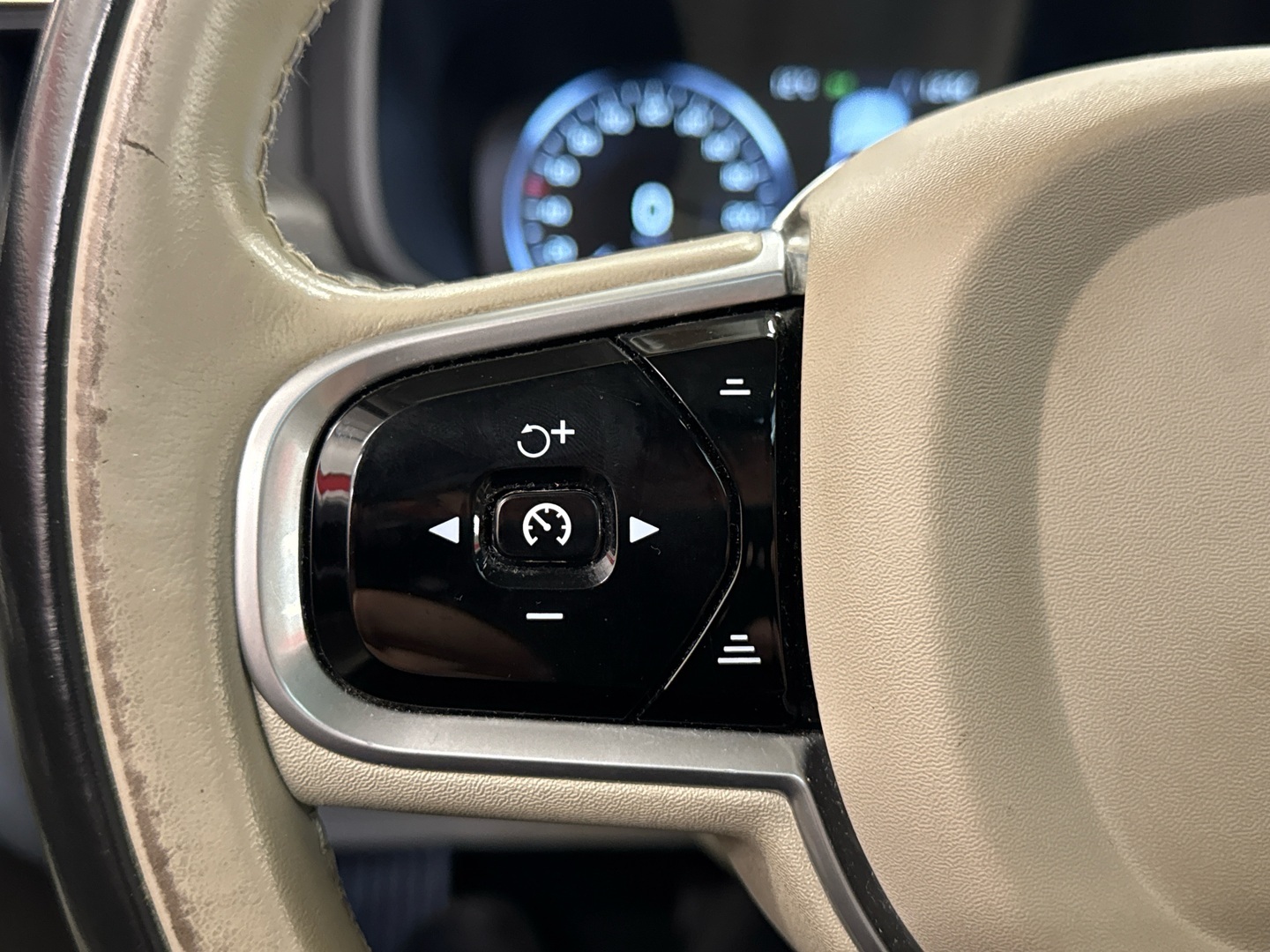 VOLVO V90 Cross Country 2018