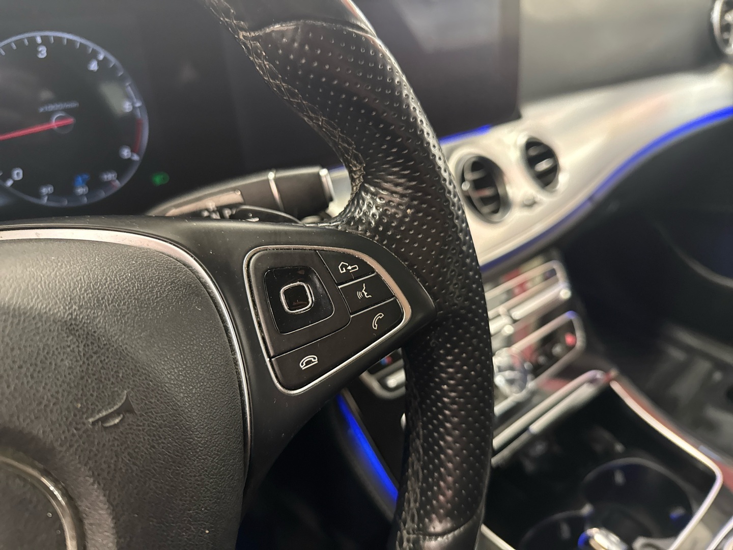 MERCEDES-BENZ E 2017