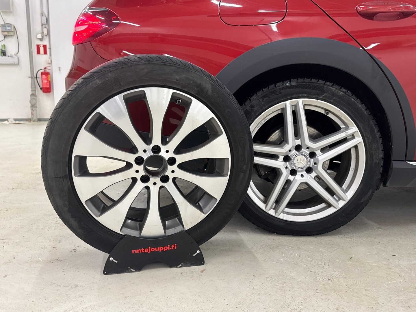 MERCEDES-BENZ E 2017