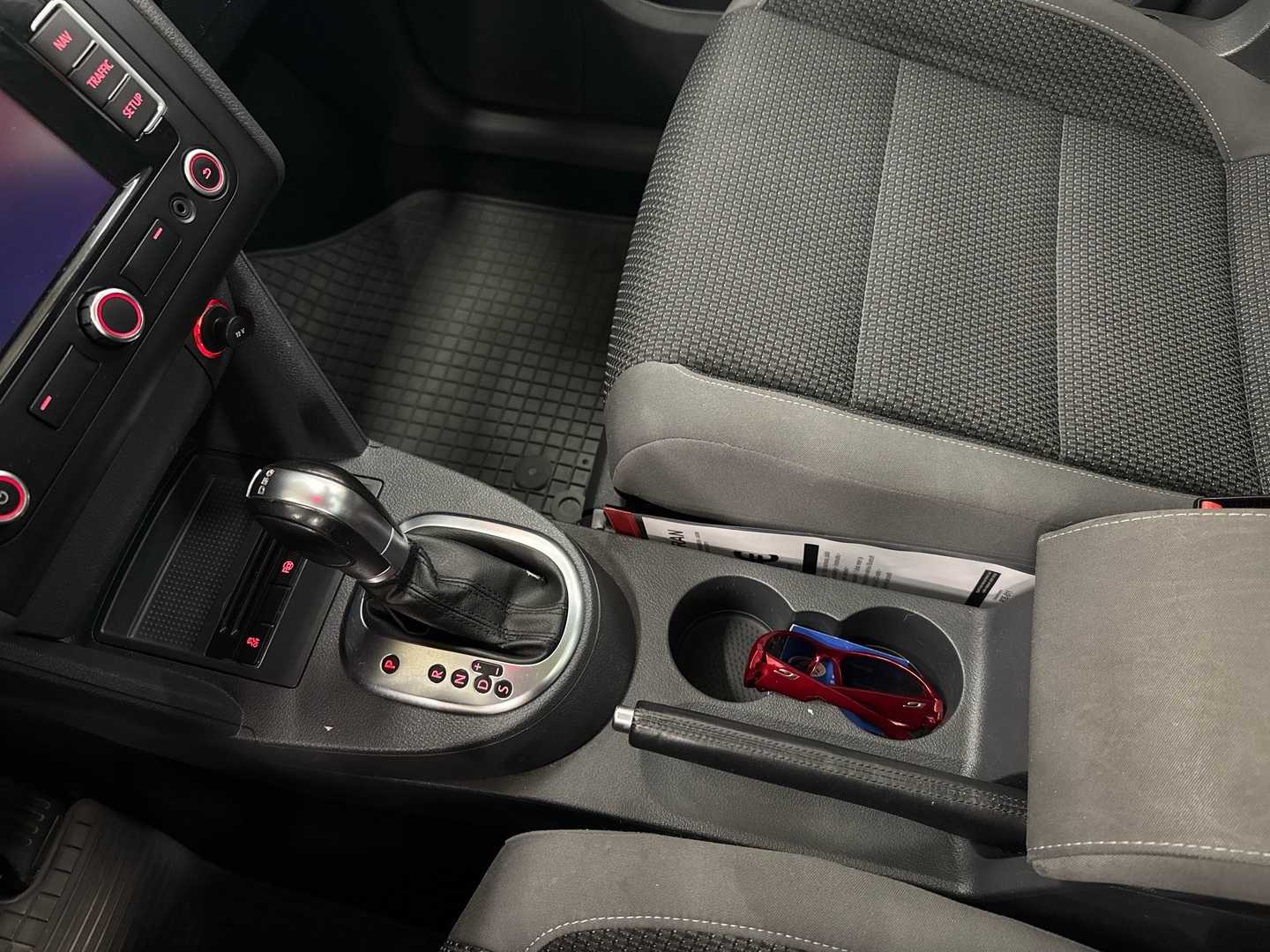 VOLKSWAGEN Touran 2011