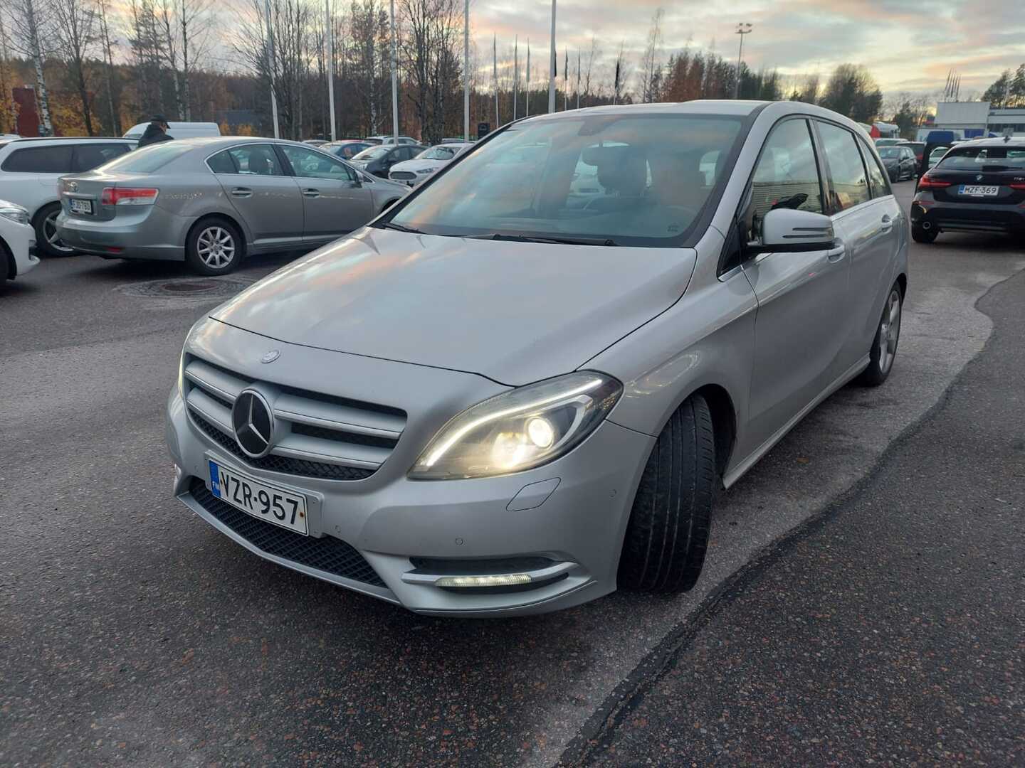 MERCEDES-BENZ B 2012