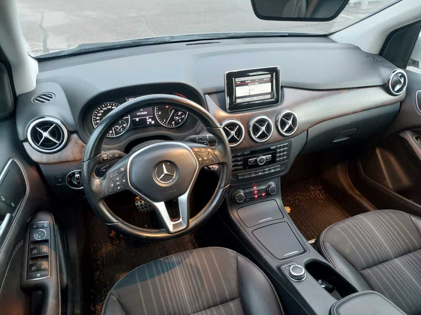 MERCEDES-BENZ B 2012