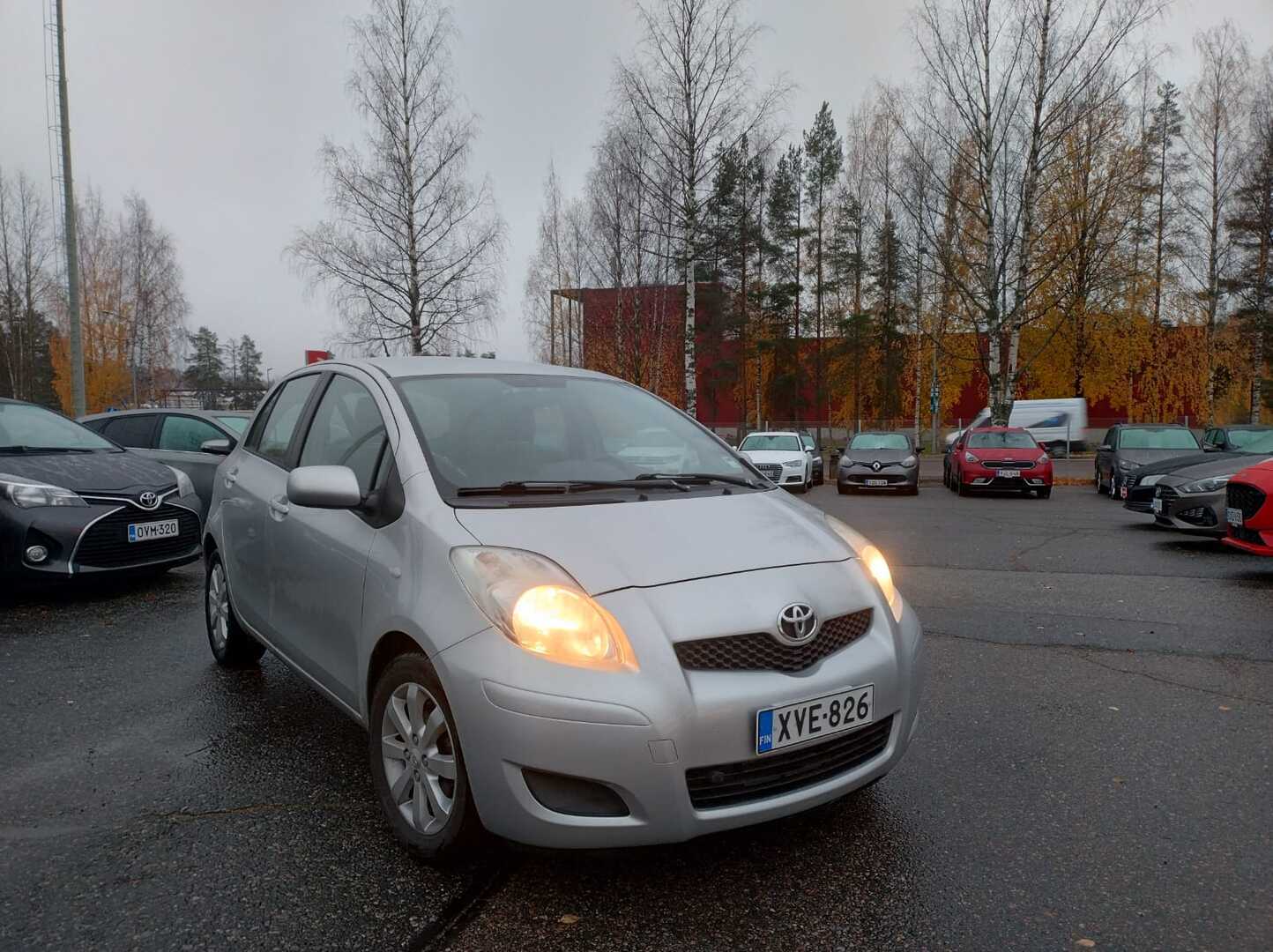 TOYOTA Yaris 2010