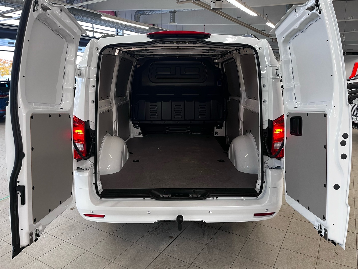 MERCEDES-BENZ Vito 2025