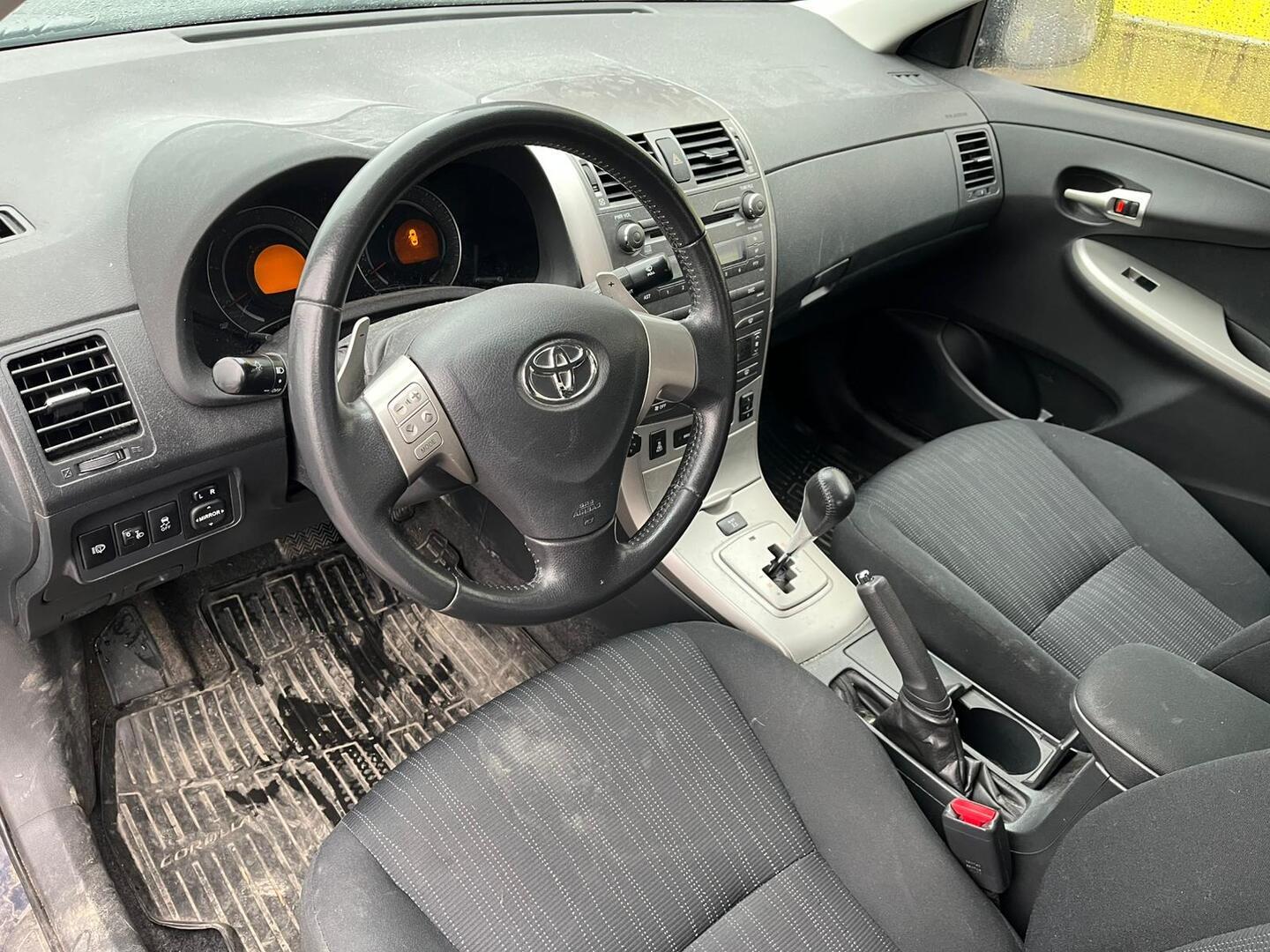 TOYOTA Corolla 2009