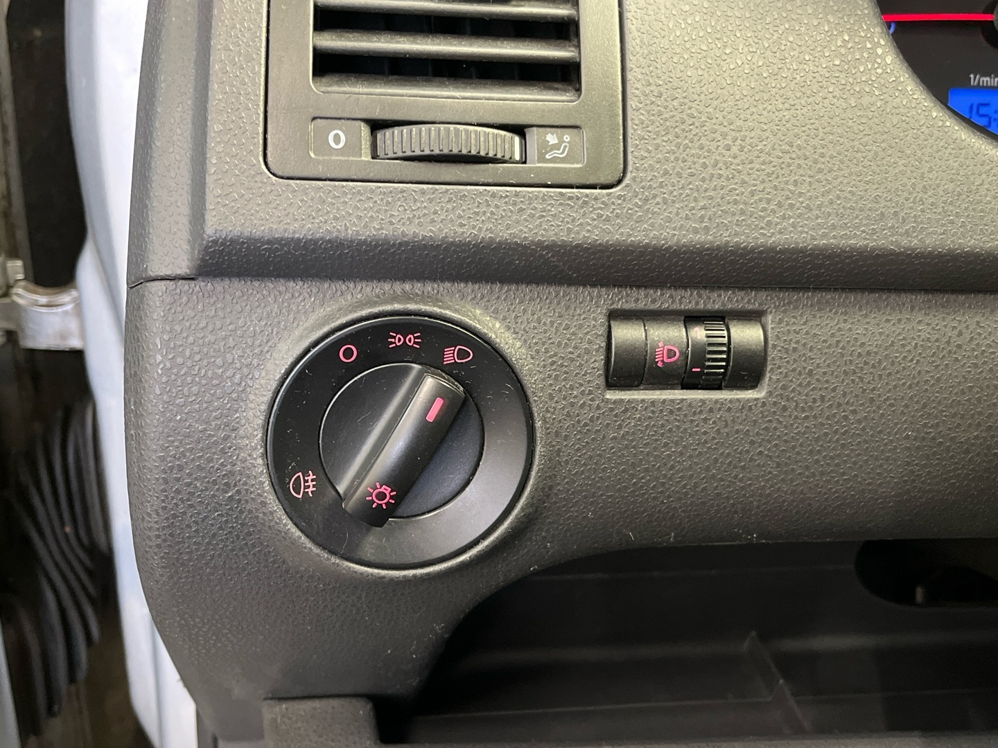 VOLKSWAGEN Polo 2007