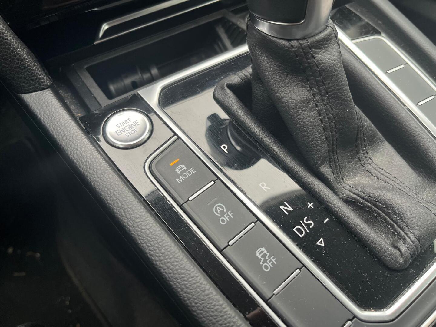 VOLKSWAGEN Passat 2016