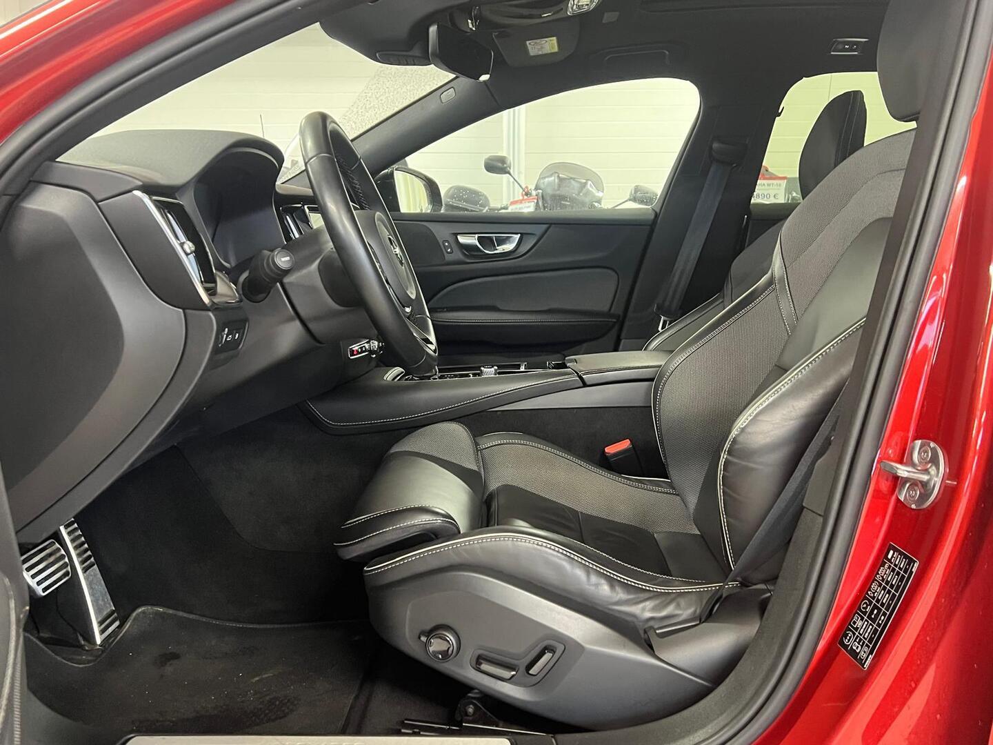 VOLVO V60 2022