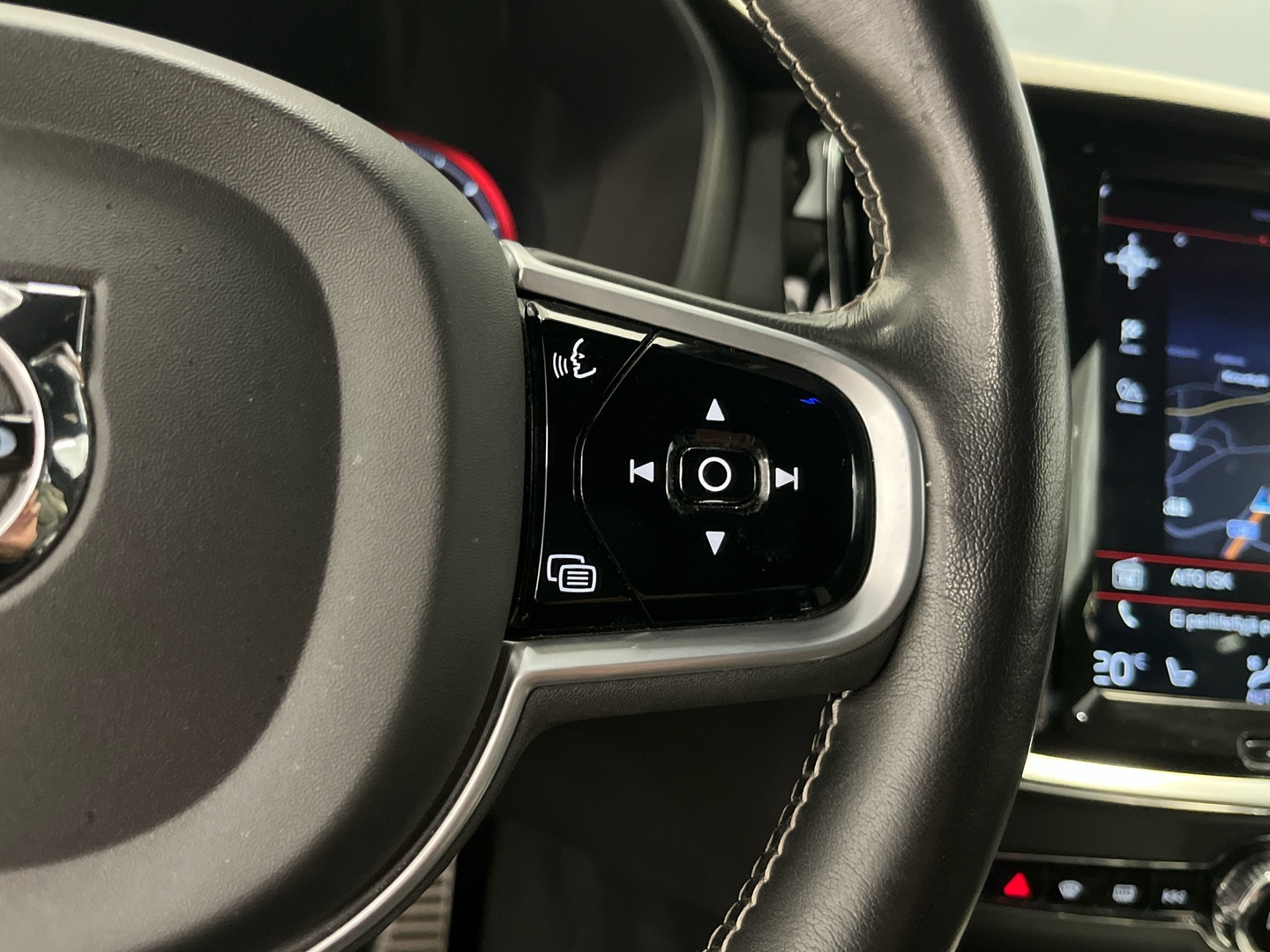 VOLVO V60 2020