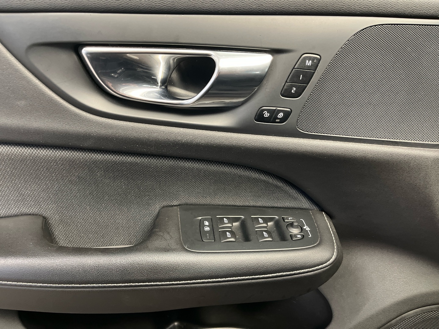 VOLVO V60 2020