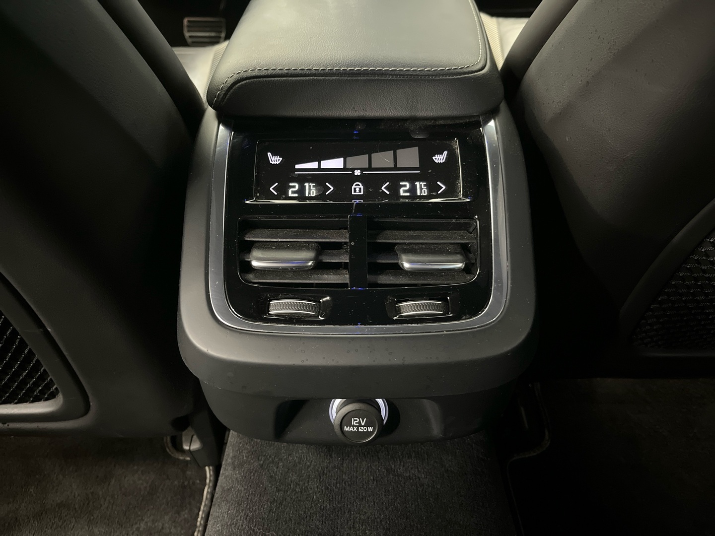 VOLVO V60 2020