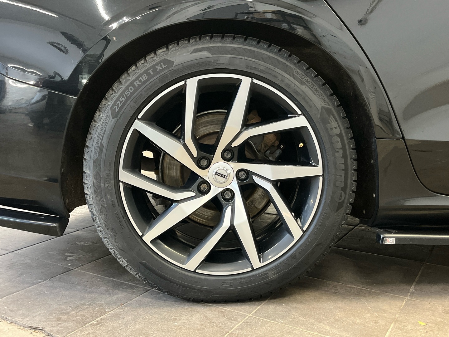 VOLVO V60 2020