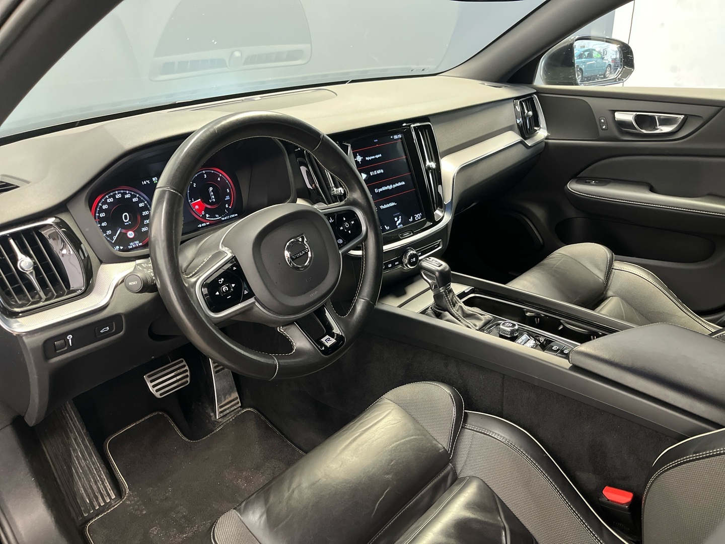 VOLVO V60 2020