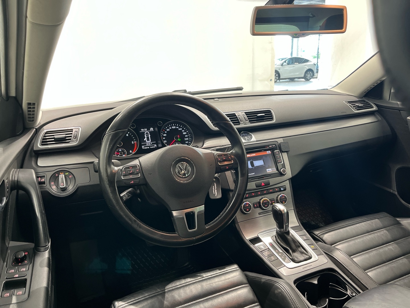 VOLKSWAGEN Passat 2013