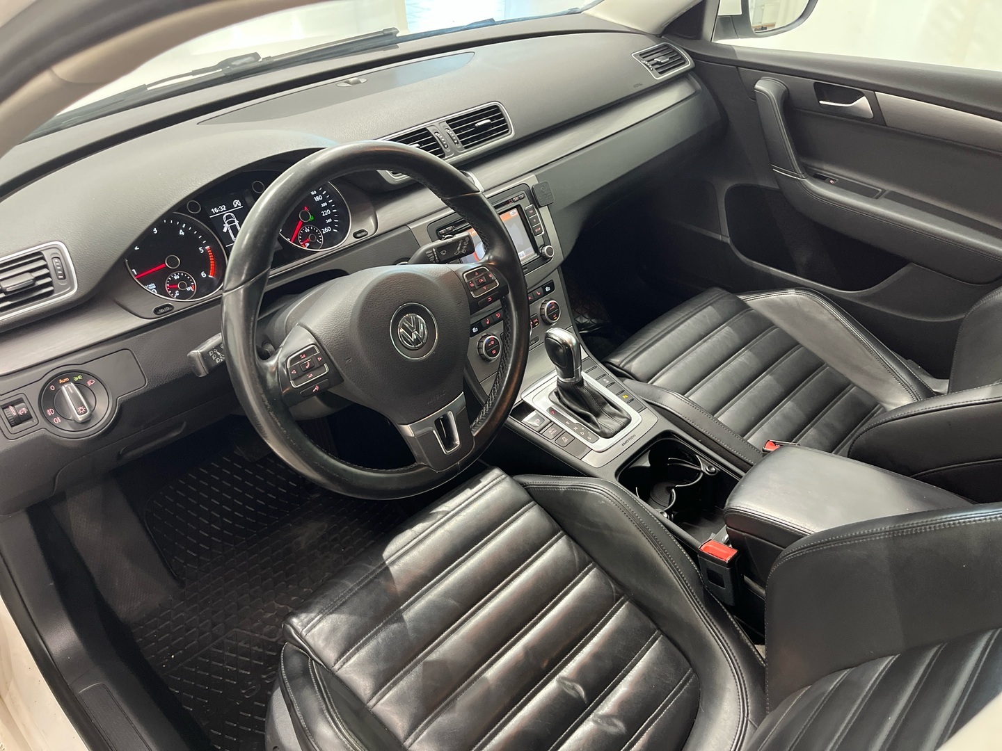 VOLKSWAGEN Passat 2013