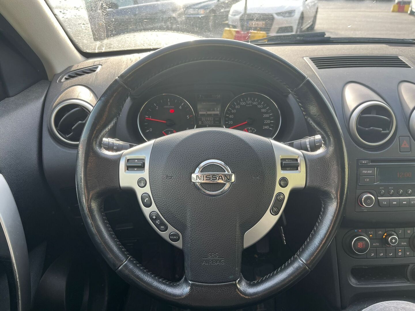 NISSAN Qashqai 2012