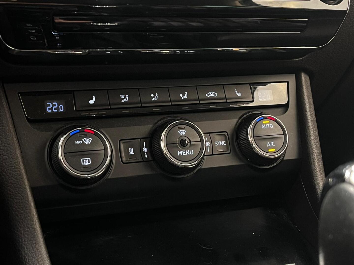 SKODA Superb 2016
