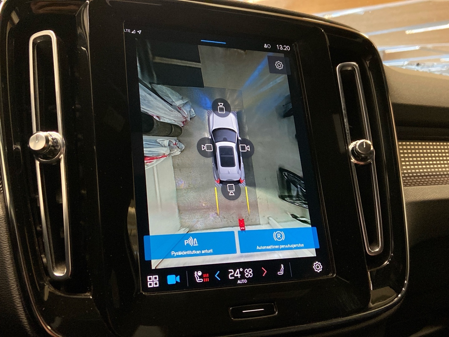 VOLVO XC40 2021