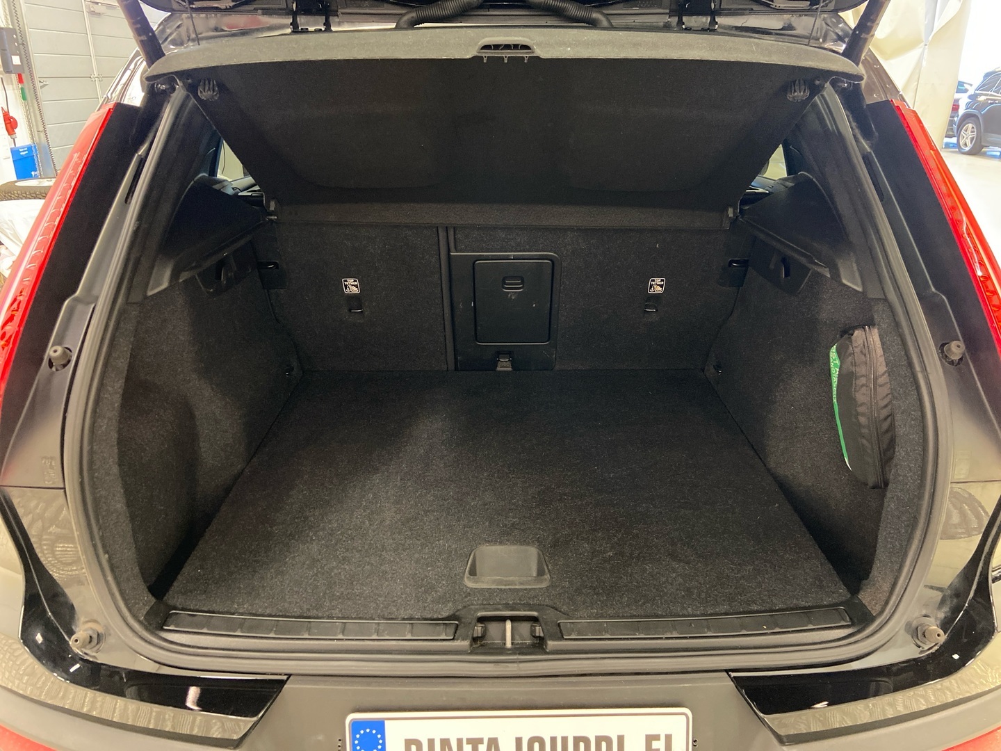 VOLVO XC40 2021