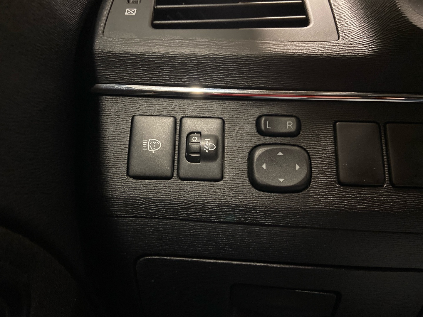 TOYOTA Avensis 2011