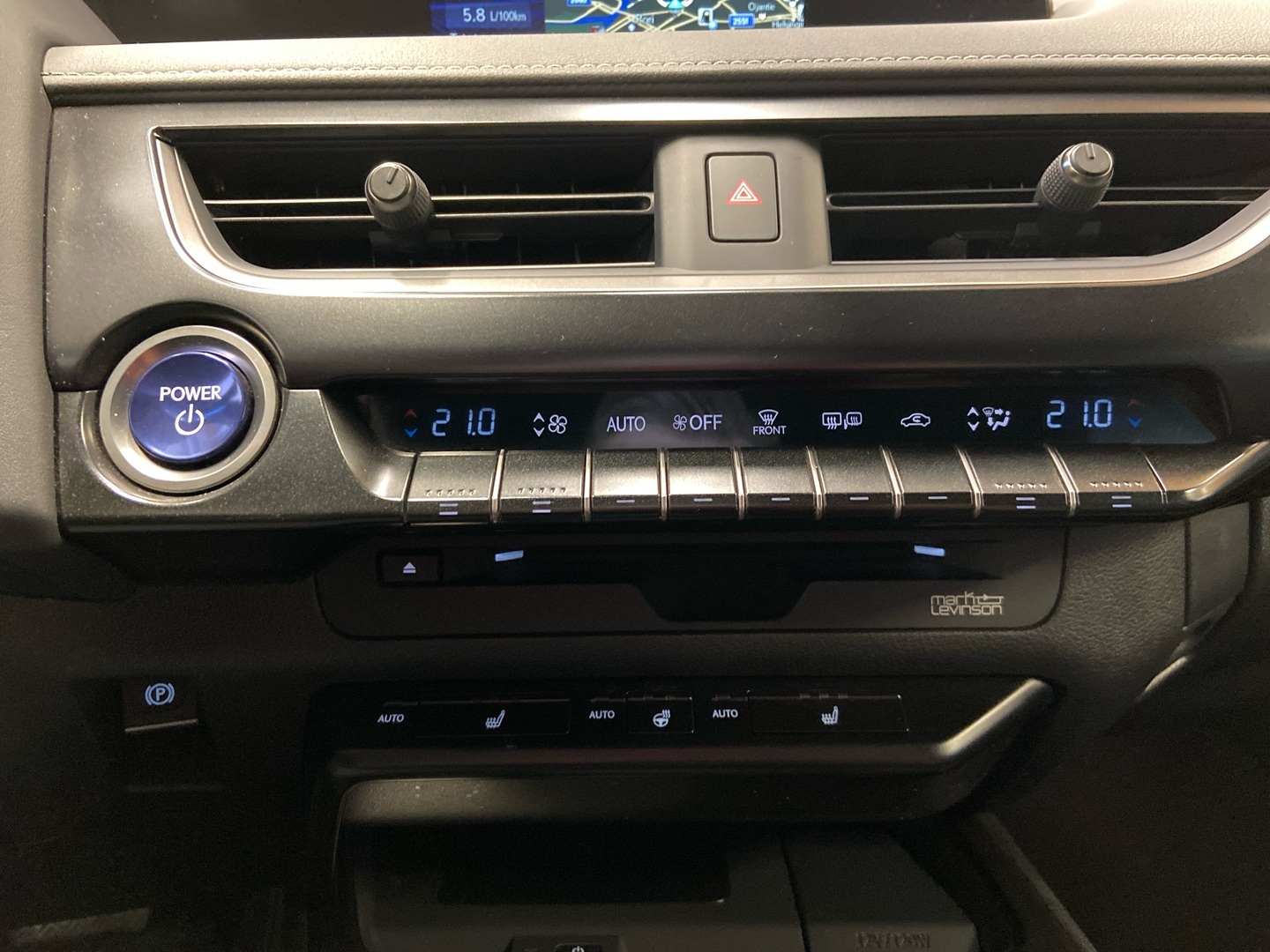LEXUS UX 2022
