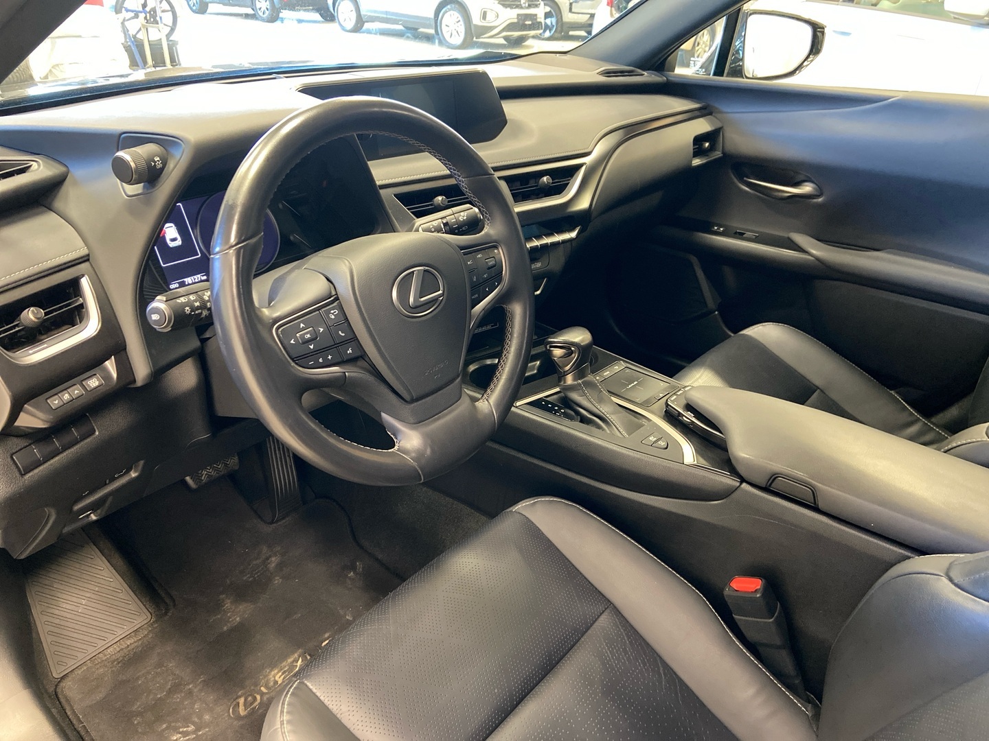 LEXUS UX 2022