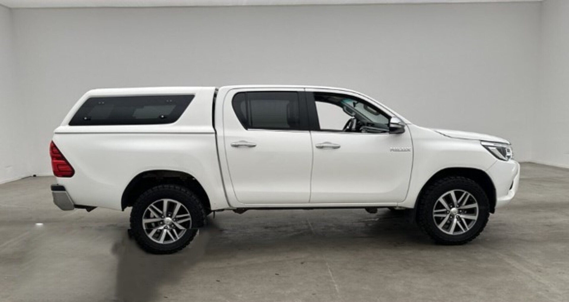 TOYOTA Hilux 2016