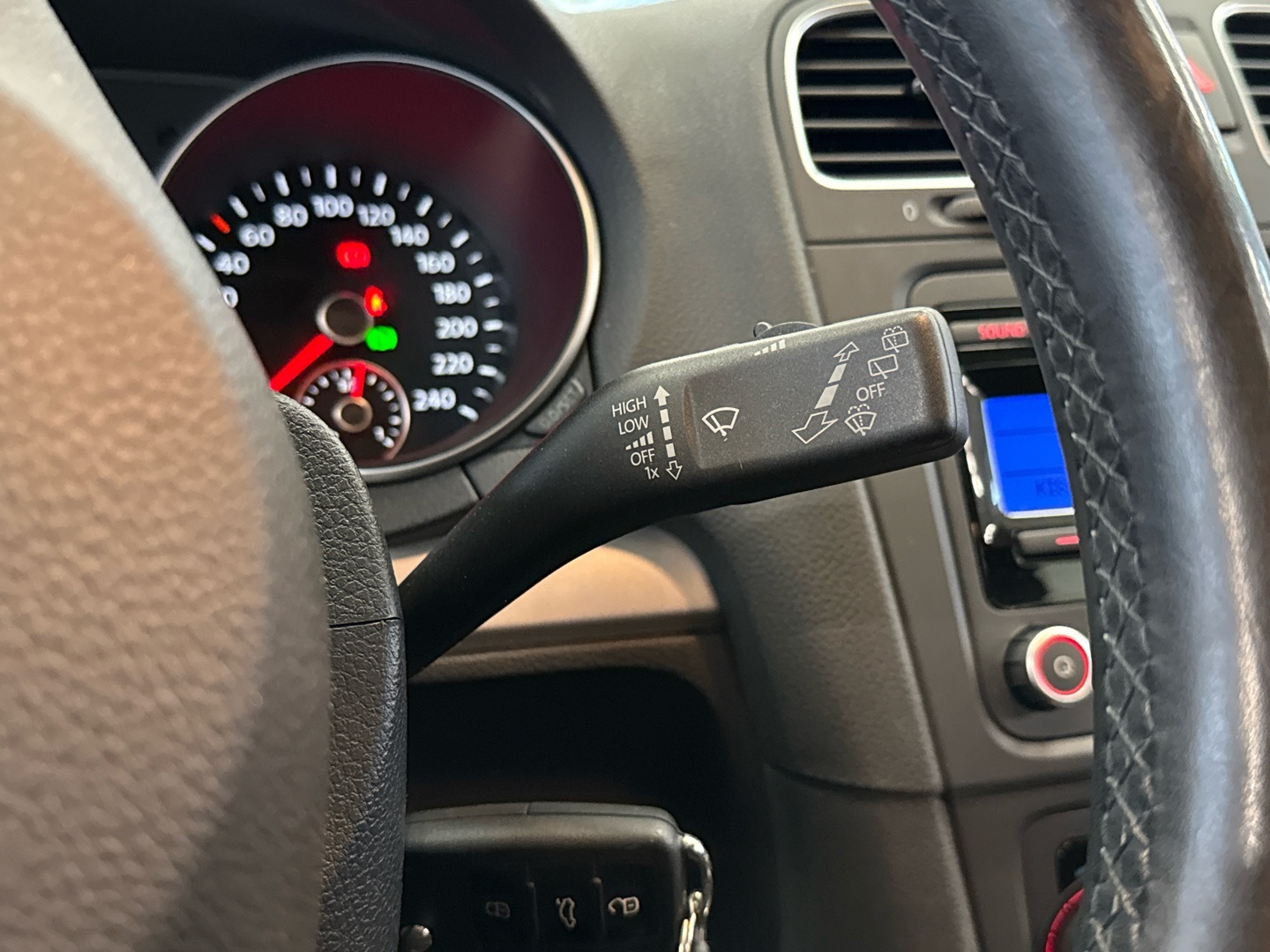 VOLKSWAGEN Golf 2011
