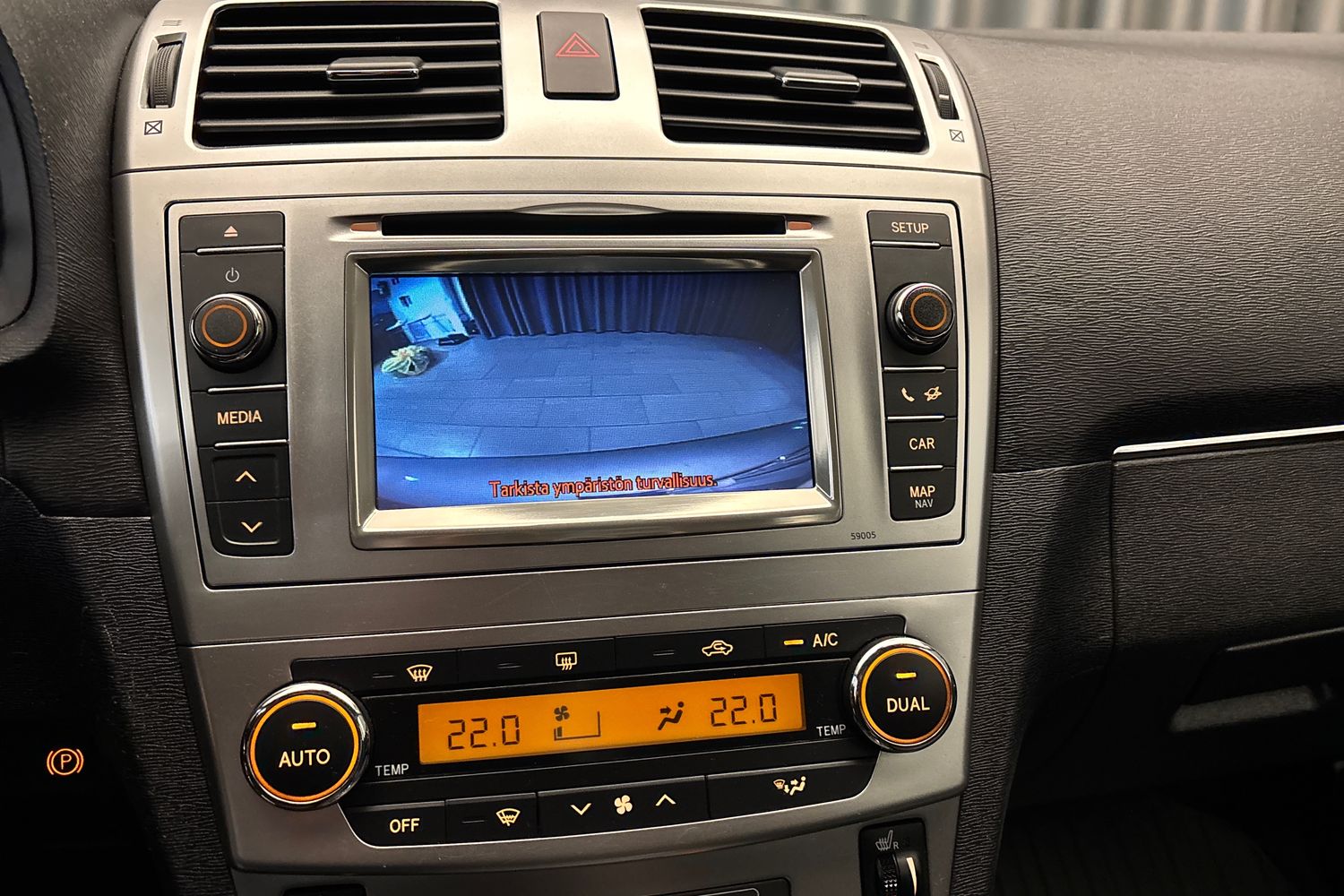 TOYOTA Avensis 2012