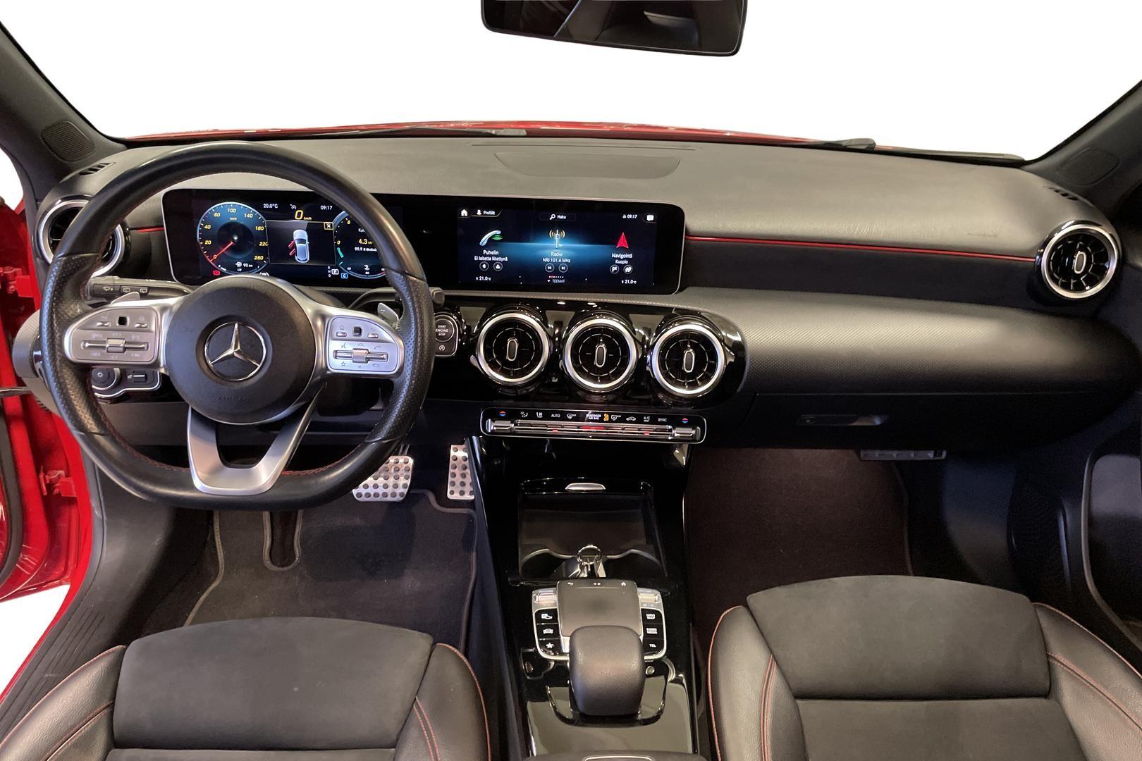 MERCEDES-BENZ A 2018
