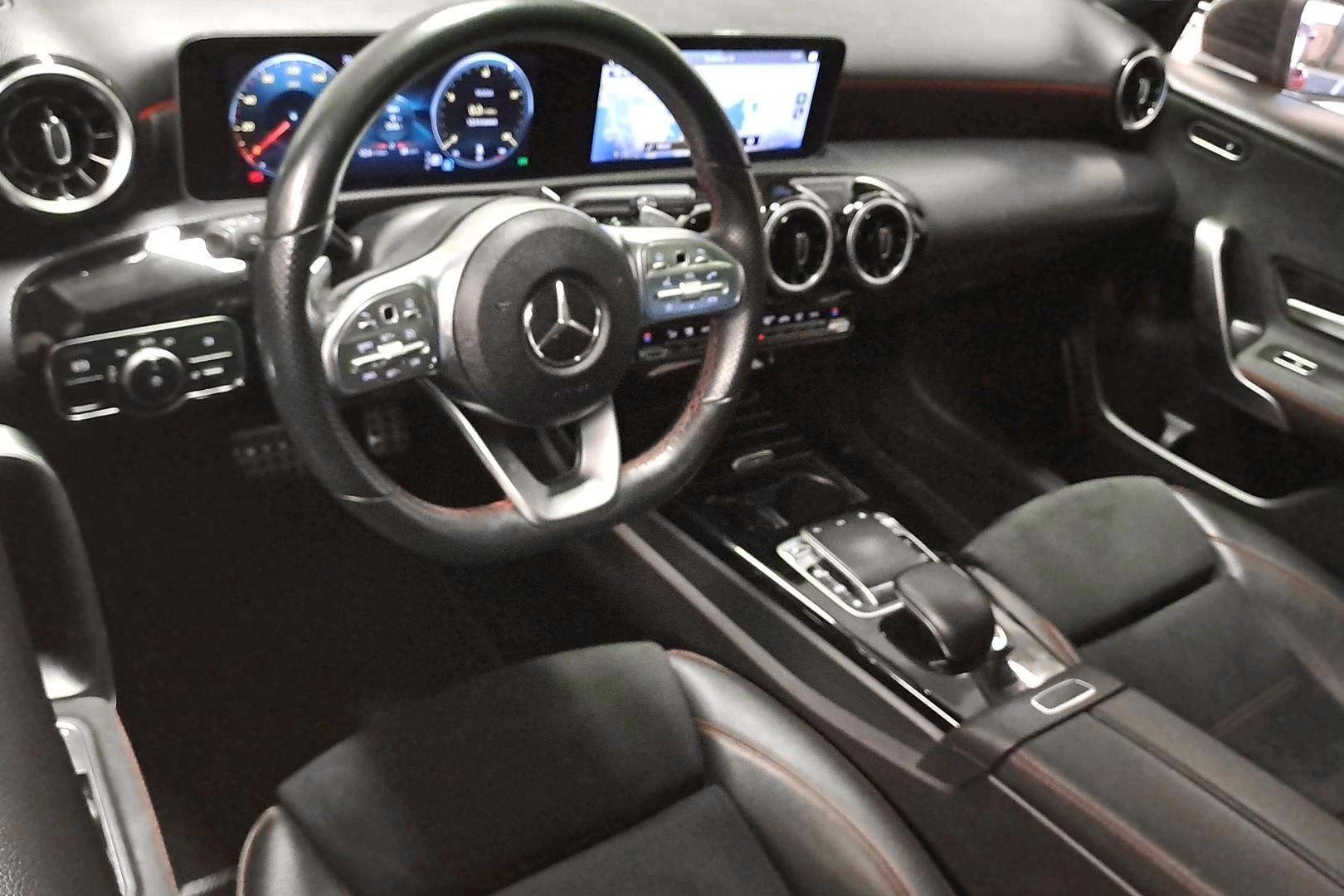 MERCEDES-BENZ A 2018
